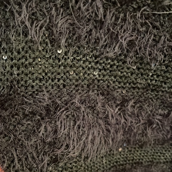 Womens long sleeved black sweater. - Picture 3 of 7